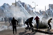 احتجاجات ومواجهات رفضًا لقرار ترمب حول القدس