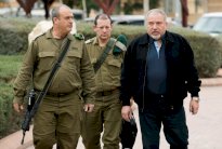 ليبرمان: إسرائيل لن تتسامح مع إطلاق الصواريخ من غزة