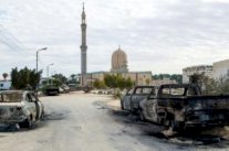 مقتل عسكري مصري إثر سقوط قذيفة في مطار العريش