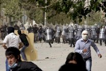 كردستان..العبادي للتدخل والصدر داعمًا الاحتجاج وبارزاني محذرًا