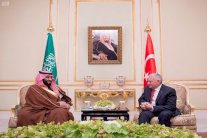 ولي العهد السعودي ورئيس وزراء تركيا يبحثان تطورات المنطقة