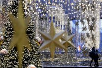 بالصور…العالم يحتفل بعيد الميلاد