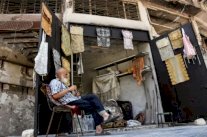 لاجئون سوريون في فرنسا يتذكرون مدينتهم حلب