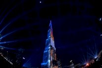دبي تستقبل 2018 بعرض ليزر مبهر على برج خليفة