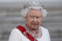 اشخاص كرمتهم الملكة اليزابيث بمناسبة السنة الجديدة