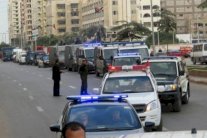 موكب مهيب لمسؤول أمني مصري يثير الغضب