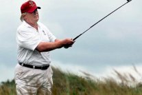 إجازة ترمب بين الغولف وتويتر والسياسة