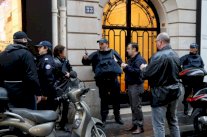 حقائق عن الاعتداء على عسكريين أمام اللوفر في باريس