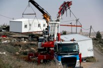 اسرائيل تباشر هدم مستوطنة عمونا في الضفة الغربية