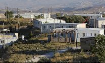إسرائيل تخلي بؤرة عمونا الاستيطانية العشوائية في الضفة