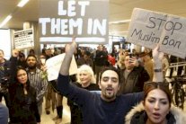 قاض فدرالي يعلّق موقتًا مرسوم ترامب حول الهجرة