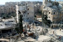 26 قتيلا في غارات على مقار لجبهة فتح الشام غرب سوريا