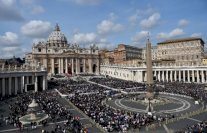 الفاتيكان يعبر عن قلقه إزاء قرار ترامب حول الهجرة