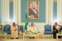 الملك سلمان يدعو رؤساء البعثات السعودية إلى اليقظة