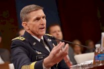 استقالة فلين تكشف مدى قوة الرجل الثاني في أميركا