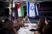 على ماذا يقوم حل الدولتين؟