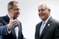 لافروف وجهاً لوجه مع نظيره الأميركي الجديد