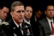 مايكل فلين يستقيل....هؤلاء أبرز المستفيدين من رحيله