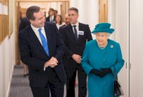 الملكة اليزابيث تدشن مركزًا جديدًا لمكافحة الهجمات الالكترونية