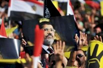 مصري ويمني يستوليان على 40 مليون دولار من «الإخوان»