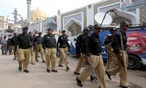 باكستان تنفذ حملة أمنية غداة الهجوم على المزار الصوفي