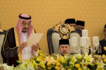 الملك سلمان: السعودية تقف وراء القضايا الإسلامية