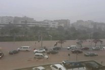 المغرب: أمطار عاصفية تغرق شوارع الرباط وسلا