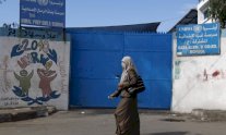 إسرائيل تطلب من الأونروا طرد مدير مدرسة في غزة