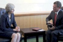 أول قمة تجمع عبدالله الثاني وتيريزا ماي الخميس