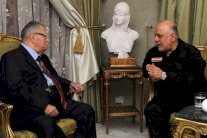 العبادي يهدد بضرب مواقع الارهابيين في دول الجوار