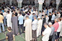 الجزائر تحذّر من استعمال المساجد في الحملة الانتخابية