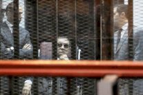 تبرئة حسني مبارك من التورط في قتل متظاهرين في 2011