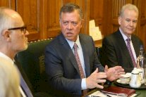 عبدالله الثاني يثمّن الدعم البريطاني للأردن