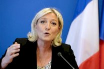 لوبن: قانوننا يمنع الحجاب في الأماكن العامة