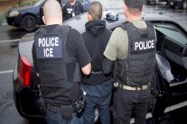 اعتقالات تثير ذعر المهاجرين غير الشرعيين في أميركا