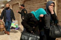 القوات العراقية تقتحم بدعم من الأباتشي وسط الموصل