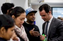 لاجئون استقبلوا سنودن في هونغ كونغ يطالبون بحق اللجوء في كندا