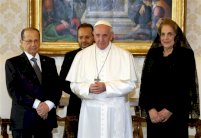 الرئيس اللبناني يخص البابا فرنسيس بأول زيارة اوروبية