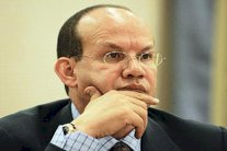 مستشارون ملكيون ضمنهم عالي الهمة أبلغوا ابن كيران بإعفائه