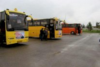 أحوازيون يهاجمون حافلات للحرس الثوري الإيراني