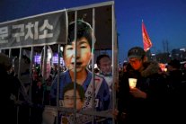 رئيسة كوريا الجنوبية المقالة تغادر قصر الرئاسة