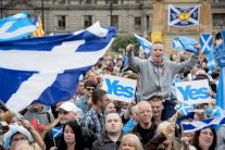 تزايد مشاعر القومية مع استعداد اسكتلندا للاستفتاء على الاستقلال عن بريطانيا
