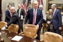 ترامب يفشل في إقناع نواب حزبه بالسير في مشروعه الصحي