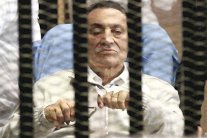 آمال المصريين تتلاشى بعودة أموال مبارك المهربة