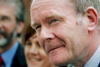 ايرلندا الشمالية تنعى مارتن ماكغينيس