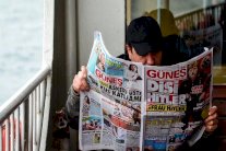 صحيفة تركية تنشر صورة ميركل في هيئة