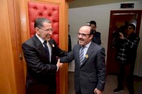 العماري يكذب التوقعات ويؤكد استمرار