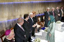 معارضون إيرانيون يظهرون في ألبانيا بعد نقلهم من العراق