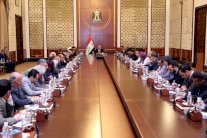 العبادي: دواعش السياسة يدافعون عن دواعش الإرهاب