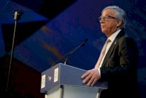 يونكر يحذر ترامب على خلفية دعمه لبريكست